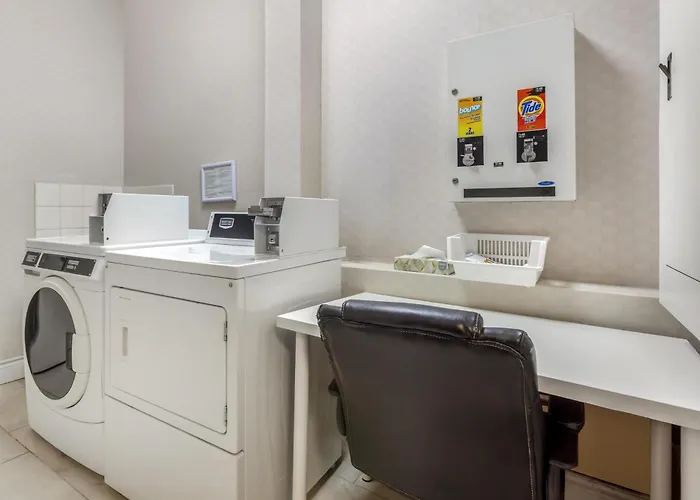 Best Western Plus Travel Hotel Toronto Airport